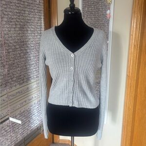 PrettyLittleThing Light Gray V-Neck Sweater